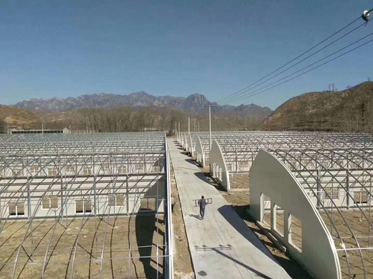 المنازل الزراعية ذات النفقات المتعددة مع نظام التبريد بالطاقة الشمسية